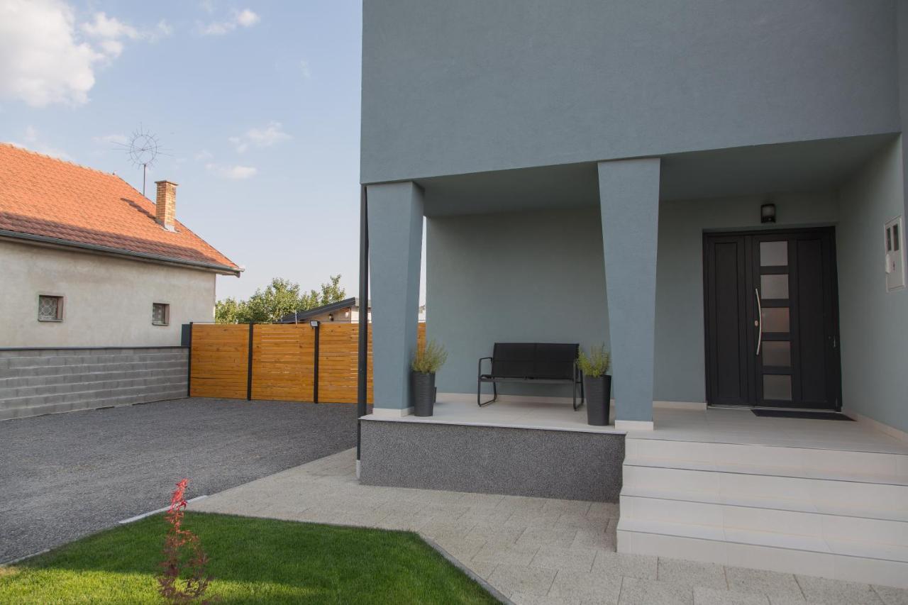 Holiday Home Thesaurum Karanac Екстер'єр фото