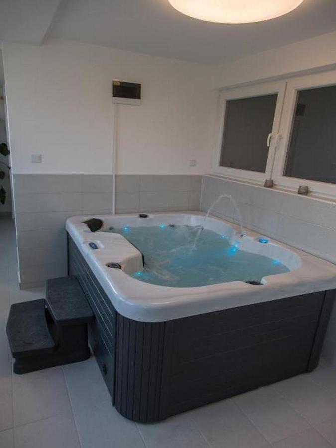 Holiday Home Thesaurum Karanac Екстер'єр фото