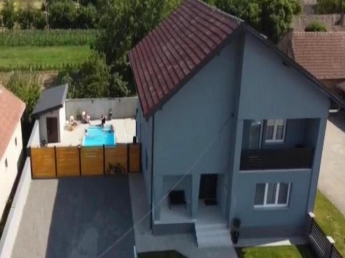 Holiday Home Thesaurum Karanac Екстер'єр фото
